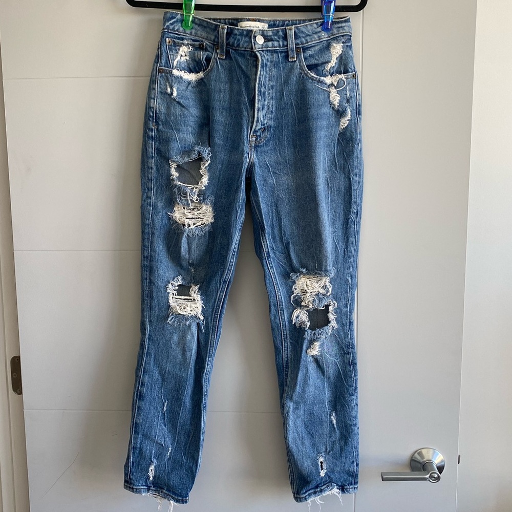 Abercrombie & Fitch CURVE LOVE High Rise Mom Jean